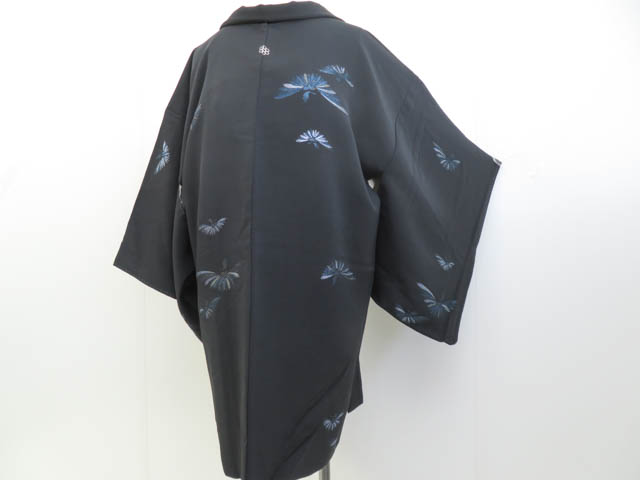 リサイクル　黒羽織　一つ紋　横菊文　ラメ糸